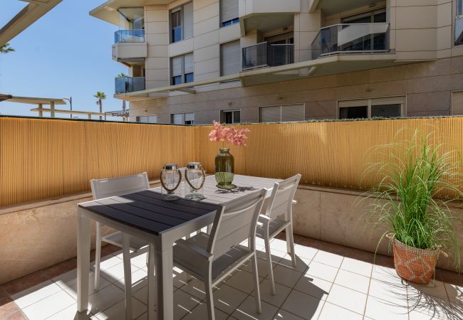 ApartUP Patacona Dreams_terraza con vista lateral a Playa Patacona apartamento con amplia terraza lateral a la playa de la Patacona_Valencia