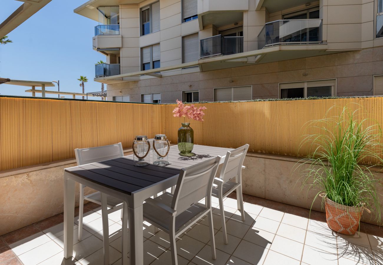 ApartUP Patacona Dreams_terraza con vista lateral a Playa Patacona apartamento con amplia terraza lateral a la playa de la Patacona_Valencia